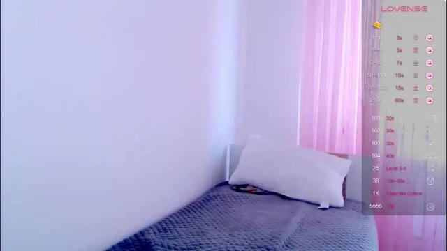 Image 7 of sarah_hs Stream on Chaturbate on 1 month ago