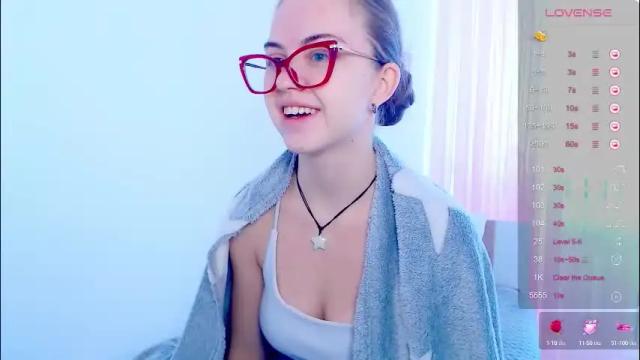Image 7 of sarah_hs Stream on Chaturbate on 1 month ago