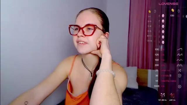 Thumbnail 3, sarah_hs's Stream at Chaturbate, 1 month ago