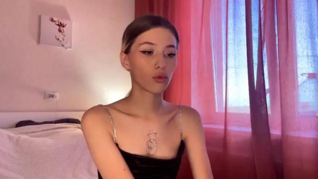 Image 4 of sarah_kurt Stream on Chaturbate on 19 months ago