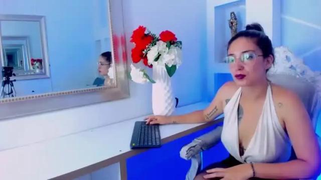 Image 3 of sarah_mistress_ Stream on Chaturbate on 12 months ago