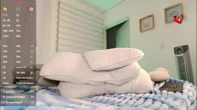 Image 2 of sarah_moonn_ Stream on Chaturbate on 1 month ago