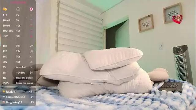 Image 3 of sarah_moonn_ Stream on Chaturbate on 1 month ago