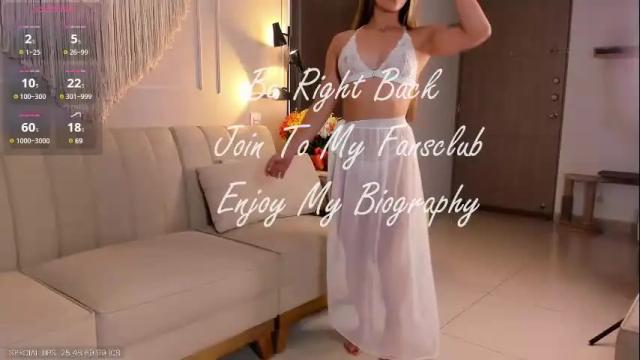 Image 8 of sarah_rayy Stream on Chaturbate on 1 month ago