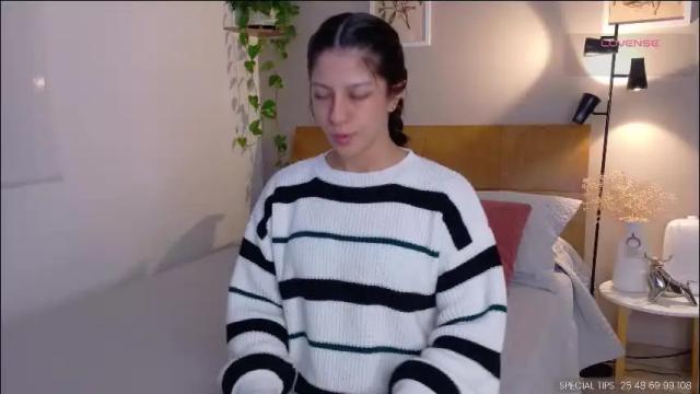 Image 3 of sarah_rayy Stream on Chaturbate on 1 month ago