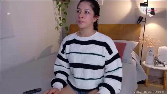 Image 8 of sarah_rayy Stream on Chaturbate on 1 month ago