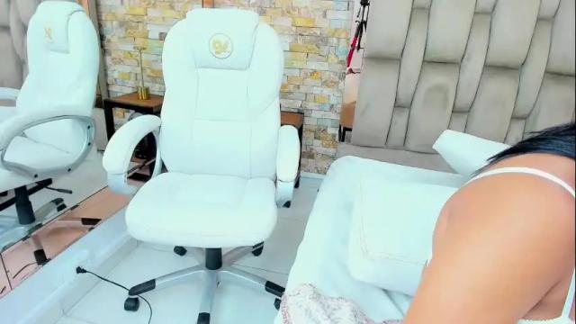 Image 11 of sarah_sanz Stream on Chaturbate on 1 month ago