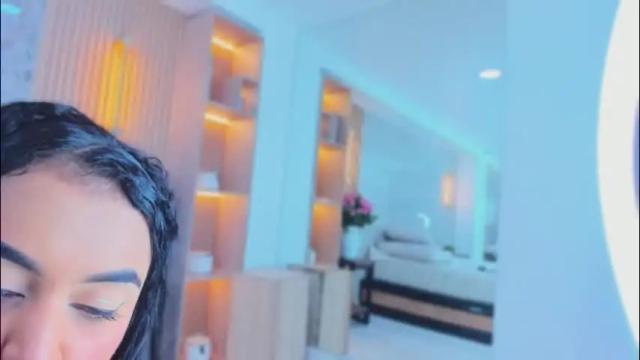 Image 4 of sarah_sanz Stream on Chaturbate on 2 months ago