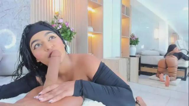 Image 3 of sarah_sanz Stream on Chaturbate on 2 months ago