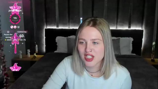Image 2 of sarah_soul Stream on Chaturbate on 1 month ago