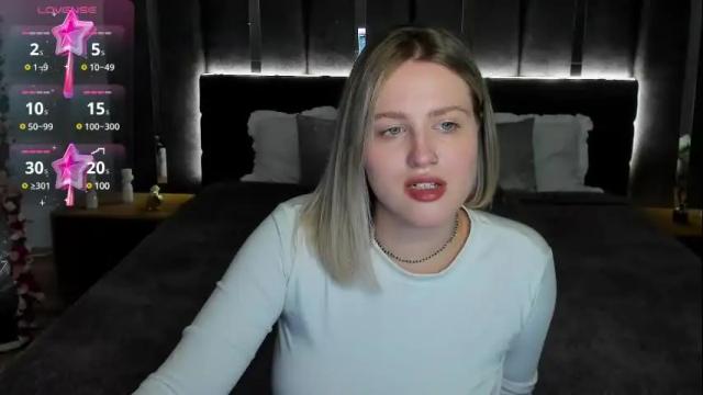 Image 3 of sarah_soul Stream on Chaturbate on 1 month ago