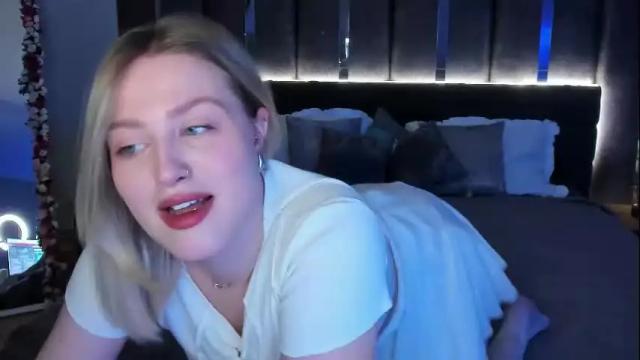 Image 3 of sarah_soul Stream on Chaturbate on 1 month ago