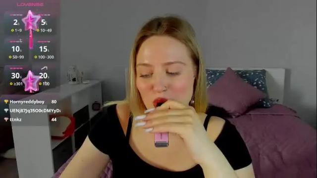 Image 2 of sarah_soul Stream on Chaturbate on 15 days ago