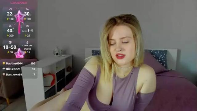 Image 2 of sarah_soul Stream on Chaturbate on 12 days ago