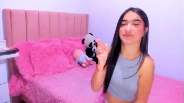 Image 3 of sarah_stone15 Stream on Chaturbate on 8 months ago