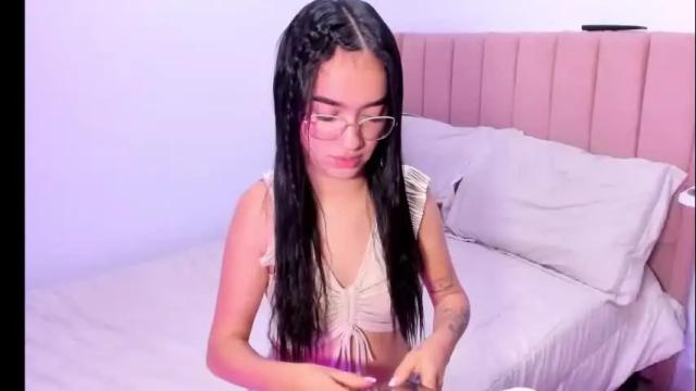 Image 6 of sarah_stone15 Stream on Chaturbate on 7 months ago