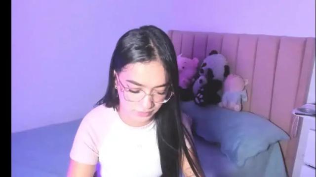 Image 8 of sarah_stone15 Stream on Chaturbate on 4 months ago