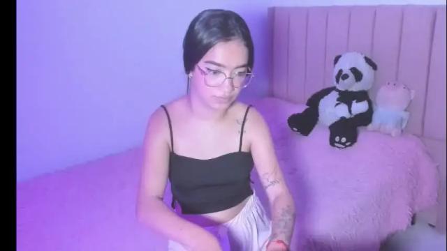 Image 6 of sarah_stone15 Stream on Chaturbate on 2 months ago