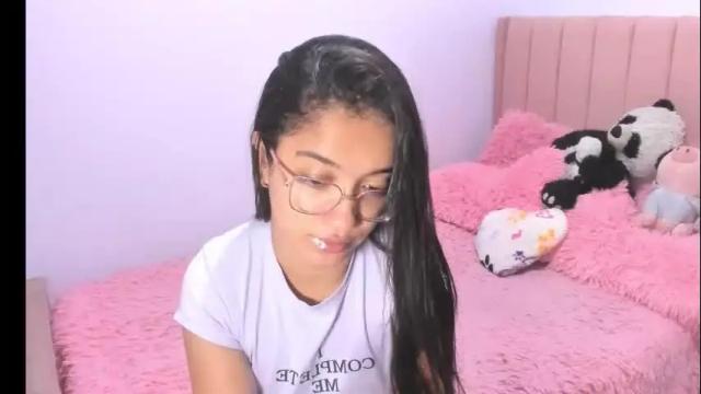 Image 3 of sarah_stone15 Stream on Chaturbate on 2 months ago