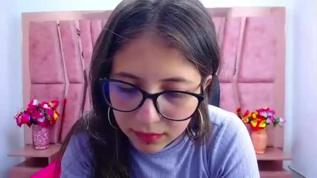 Image 4 of sarah_sweett_ Stream on Chaturbate on 18 months ago