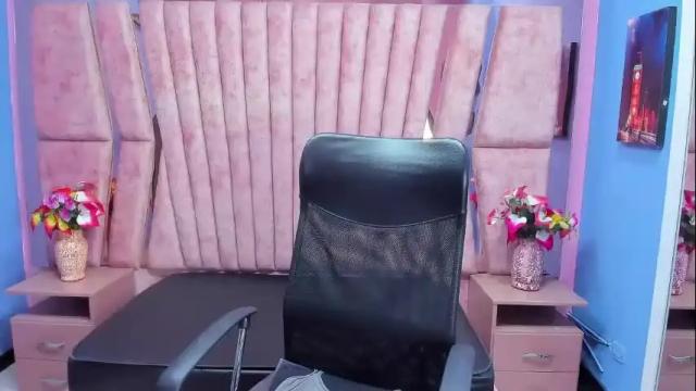 Image 7 of sarah_sweett_ Stream on Chaturbate on 1 month ago