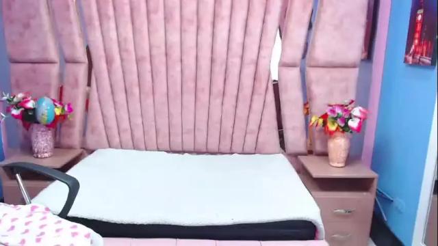 Image 3 of sarah_sweett_ Stream on Chaturbate on 4 months ago
