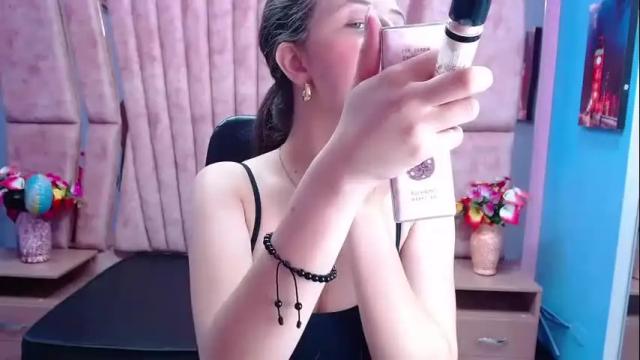 Image 2 of sarah_sweett_ Stream on Chaturbate on 4 months ago