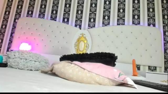 Image 11 of sarah_t33n Stream on Chaturbate on 27 days ago