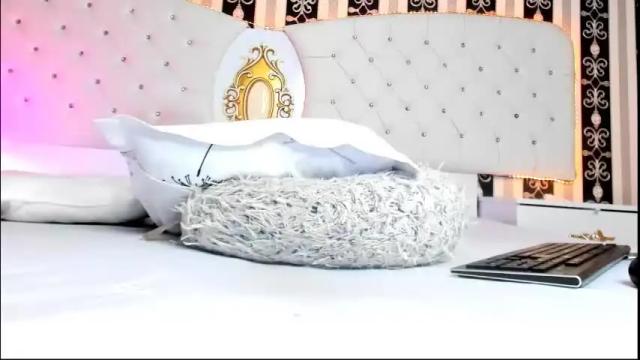 Image 3 of sarah_t33n Stream on Chaturbate on 1 month ago