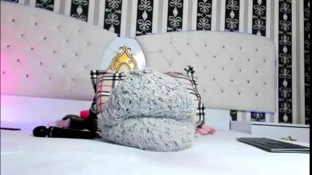 Image 8 of sarah_t33n Stream on Chaturbate on 26 days ago
