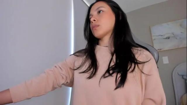 Image 2 of sarah_vegaa Stream on Chaturbate on 5 months ago
