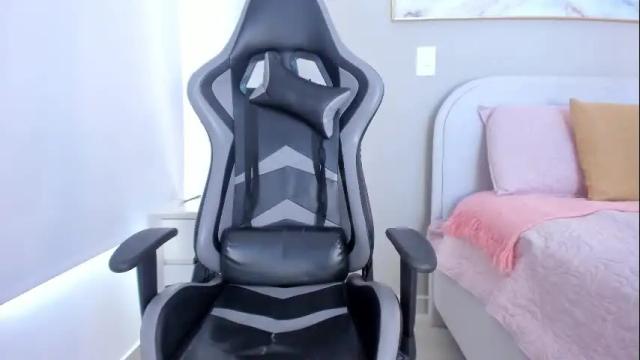 Image 12 of sarah_vegaa Stream on Chaturbate on 5 months ago