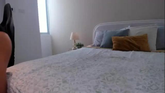 Image 4 of sarah_vegaa Stream on Chaturbate on 1 month ago