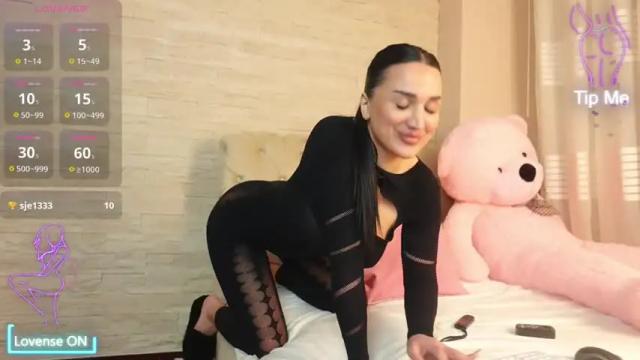 Image 3 of sarahadams Stream on Chaturbate on 8 days ago