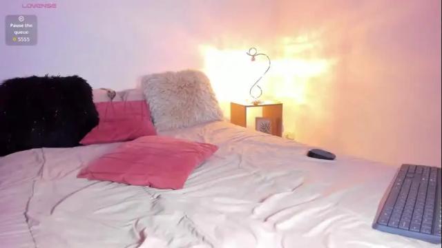 Image 6 of sarahbrooks_ Stream on Chaturbate on 1 month ago