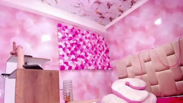 Image 7 of sarahevvans Stream on Chaturbate on 5 months ago