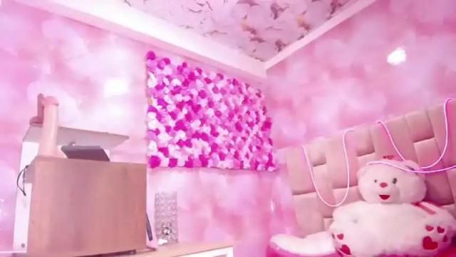 Image 4 of sarahevvans Stream on Chaturbate on 4 months ago