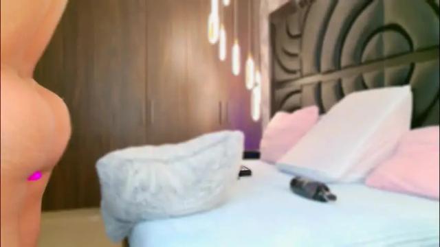 Image 10 of sarahgrey18 Stream on Chaturbate on 4 months ago