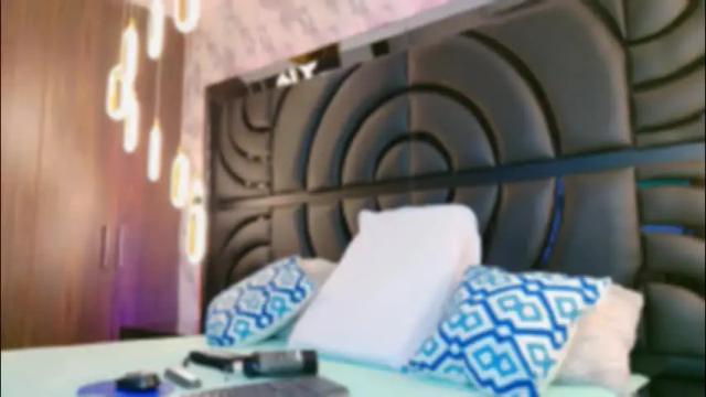 Image 4 of sarahgrey18 Stream on Chaturbate on 3 months ago