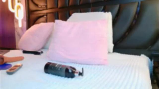 Image 10 of sarahgrey18 Stream on Chaturbate on 2 months ago