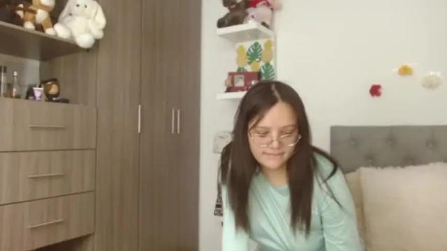 Image 3 of sarahh_0 Stream on Chaturbate on 18 months ago