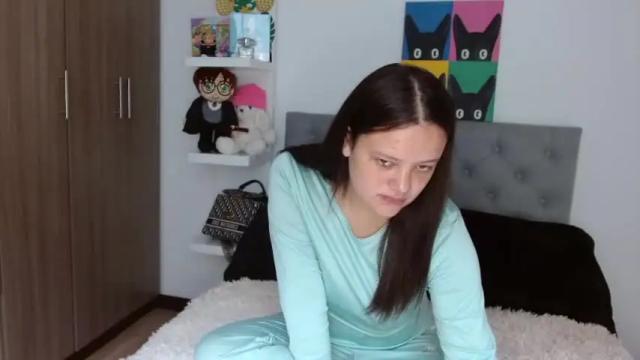 Image 3 of sarahh_0 Stream on Chaturbate on 17 months ago