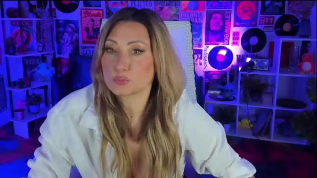 Thumbnail 1, sarahholly's Stream at Chaturbate, 1 month ago
