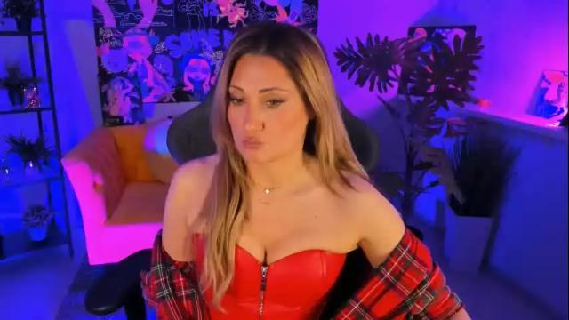 Image 7 of sarahholly Stream on Chaturbate on 1 month ago