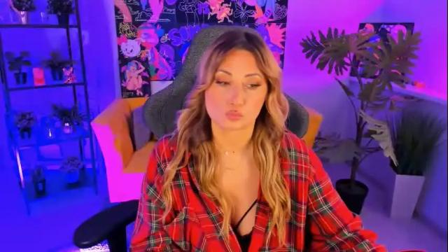 Image 10 of sarahholly Stream on Chaturbate on 1 month ago