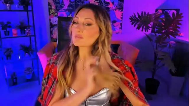 Image 7 of sarahholly Stream on Chaturbate on 1 month ago