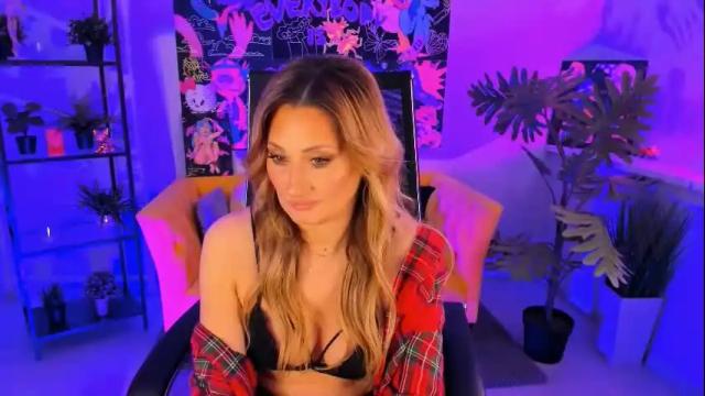 Thumbnail 1, sarahholly's Stream at Chaturbate, 1 month ago