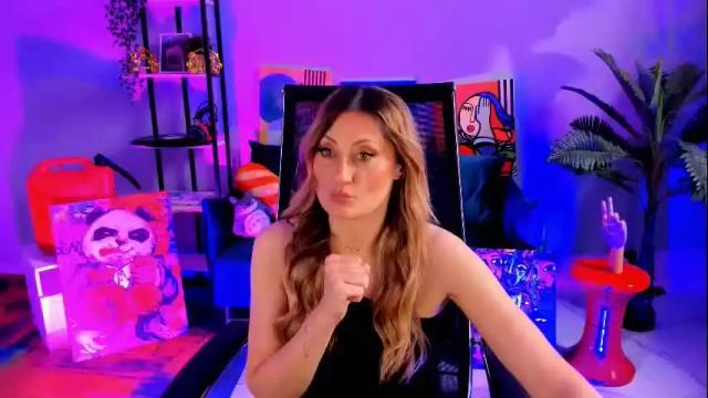 Image 12 of sarahholly Stream on Chaturbate on 24 days ago