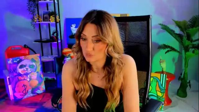 Thumbnail 2, sarahholly's Stream at Chaturbate, 19 days ago