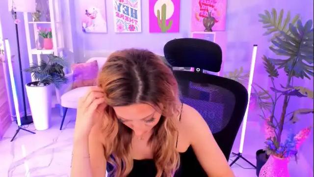 Image 10 of sarahholly Stream on Chaturbate on 21 days ago